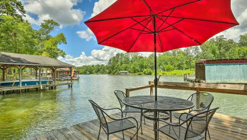 Waterfront Sparta Gem with Fire Pit and Kayak! - Foto 1
