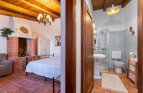 Traditionelle Steinfinca mit Spielbereich, Babybett, Waschmaschine, Liegen - Foto 32