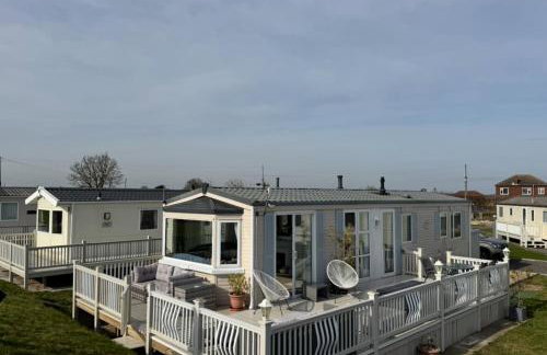 Fraunie's Beach House Anderby Creek - Dog friendly - Photo 1