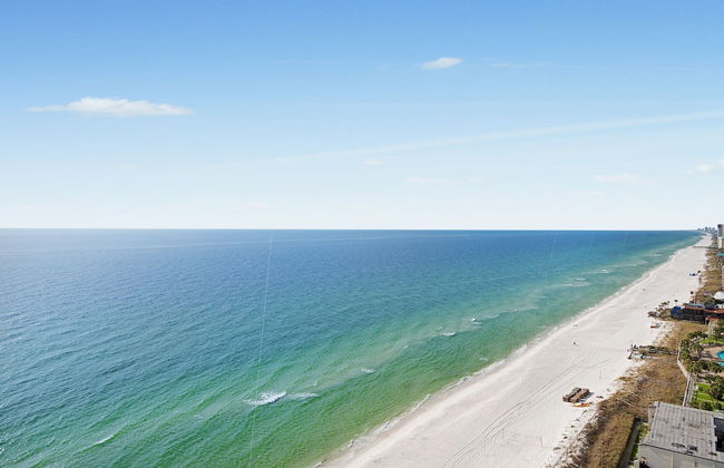 Tropical High-Rise Condo with Beachside Pool Access and Free Poolside WiFi - Unit 2004 by RedAwning - Foto 26