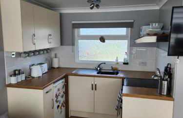 Charming 2-Bed Chalet - Foto 3