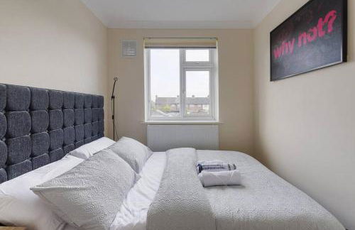 Modern 4 bedroom house in Heathrow, London - Foto 11