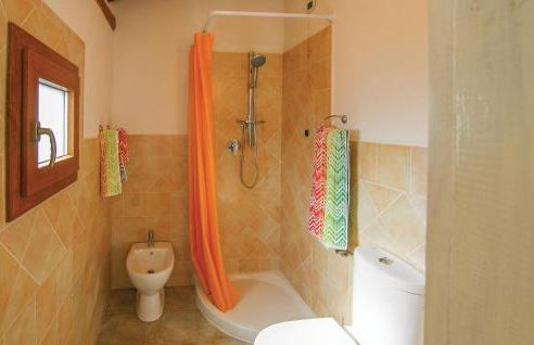 3 Bedroom Amazing Apartment In Benabbio - Foto 17