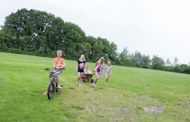 Charming Lodge in Staphorst With Pool Access - Foto 50