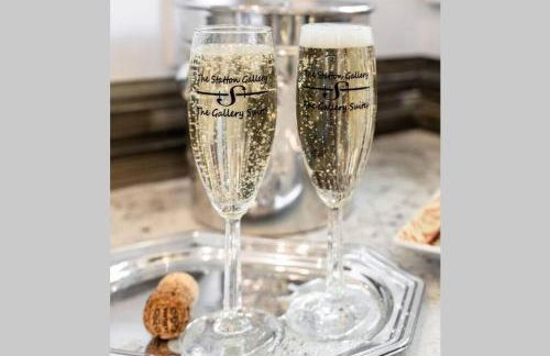 Private Luxury Suite with Hot Tub Downtown Eureka Springs - Foto 14