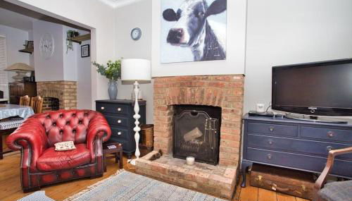 Restful and Cosy 4 Bed Home Minutes from the Beach - Foto 1