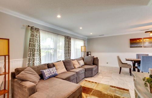 Pool and Screened-In Patio Tropical Florida Abode - Foto 5