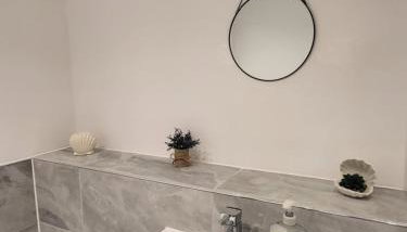 Contemporary 3-Bedroom Home Quiet Rotherham Location with Parking - Foto 5