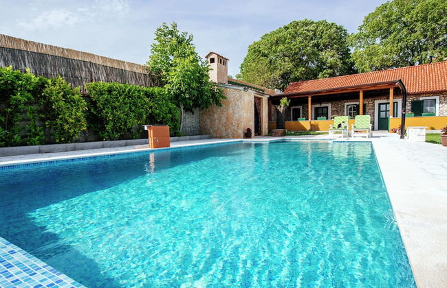 Private Estate With 2 Infinity Pools - Foto 24