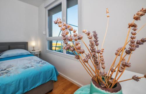 Sea View Apartment Joshua near Žnjan Beach in Split - Photo 25