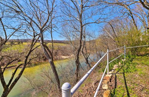 Creekfront Yellville Manor with Parlors and Fire Pit! - Foto 41