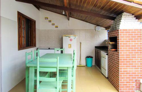Casa com 4 Suítes, Piscina, Área Gourmet e Wifi - Foto 34