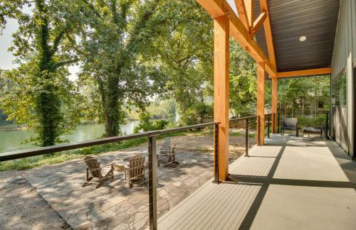 Riverfront Salesville Cabin Rental with Shared Dock! - Foto 1