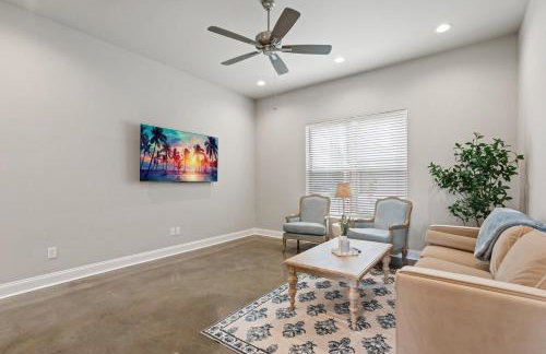 NEW Youngsville Escape KING Beds Cajun Luxury WiFi - Foto 21