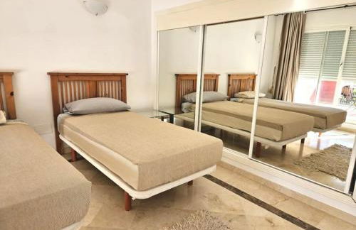 Amplia Casa en una zona ideal - Pass the Keys - Foto 12