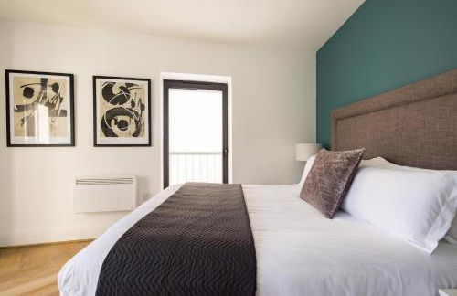 Staines Riverside by Charles Hope - Foto 64