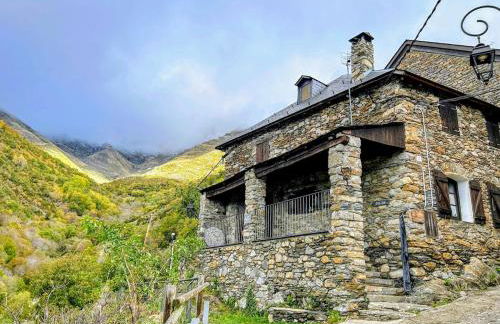Casa Rústica y Chic con Chimenea y Vistas Panorámicas de La Vall de Boí - Foto 43