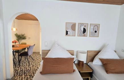 Monteur & Ferienapartment Leidenberger Parkplatz WLAN Kinderspielzimmer - Photo 23