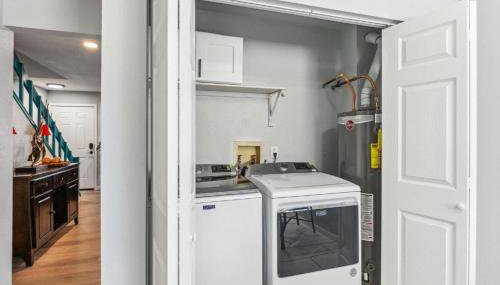 All New! Convenient Location! Sleeps 6 - Foto 2