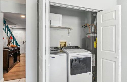 All New! Convenient Location! Sleeps 6 - Foto 2