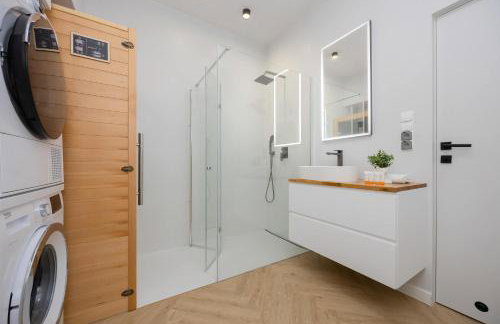 Modern Apartment by the Lake with Parking & Sauna in Zegrze by Noclegi Renters - Foto 22