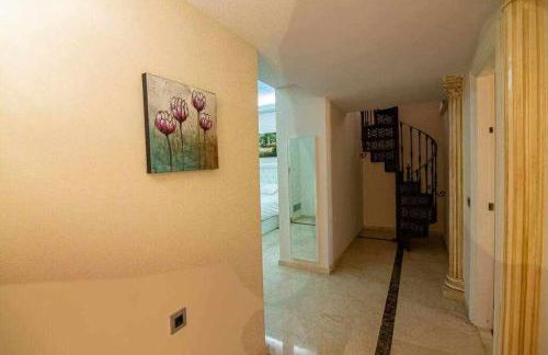 lujosa villa en Alhaurin de la Torre 7 dormitorios - Photo 21