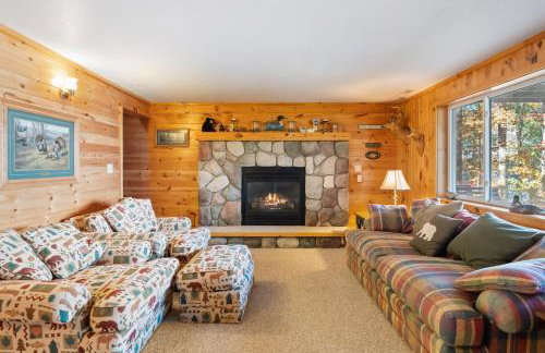 Lakefront Getaway with Kayaks, Fire Pit and Views - Foto 14