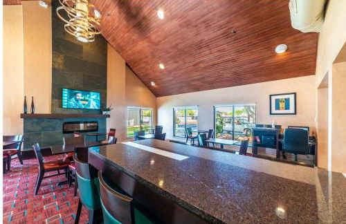 Metro Extended Stays Phoenix - Photo 43