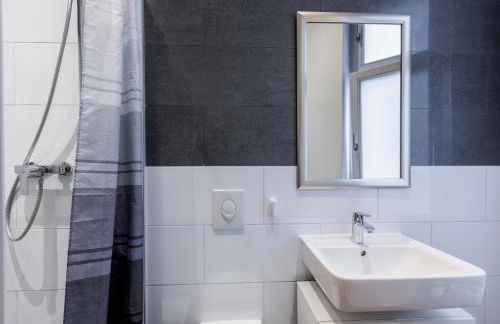 Dilo Apartments Berlin 160 sqm Modern Historic Apartments for 12 Guests - Foto 79