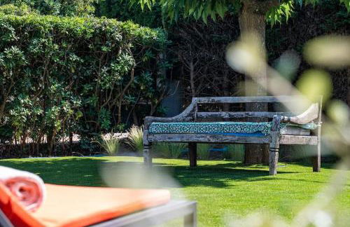 Maison Tropézienne en plein centre avec jardin et piscine - Photo 9