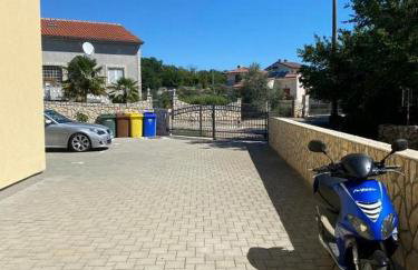 Apartments with a parking space Milovcici, Krk - 22553 - Foto 4