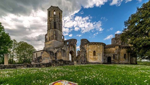 La abadía de La Sauve-Majeure es una antigua joya benedictina