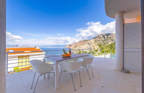 2 Bedroom Lovely Apartment In Lukovo - Foto 11