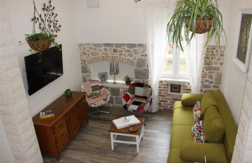 Old school apartment - Photo 14