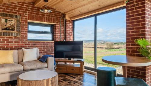 Brick Barn - Luxury Barn Conversion by River Avon - Photo 1