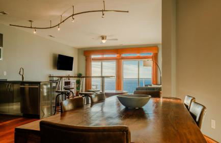 Chimmi House - Waterfront 3-Bedroom, 3-Bathroom Suite at REAL Watersports - Foto 4