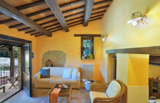 Holiday Home in Pontano With Garden - Foto 1