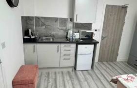 Explore Cardiff - Stylish Studio Apartment Near City Centre - Photo 2