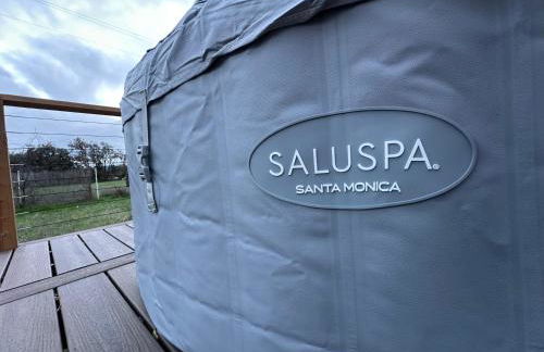 Cozy Covelo Tiny Home - Hot Tub & Oaks - Foto 17