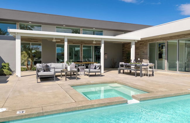 Sleeps 28! 2 Luxe Villas w/ Pool & Putting Green Polo Villas Nova by Avantstay - Foto 35