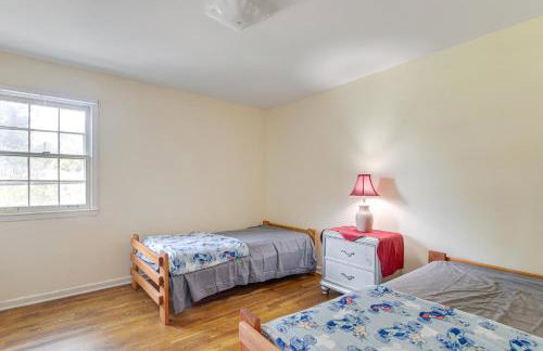 Stay and Play in Memphis Family Home with Yard! - Foto 21