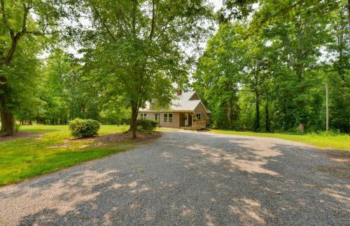 Peaceful Wine Country Cottage with Fire Pit in Olin! - Foto 30