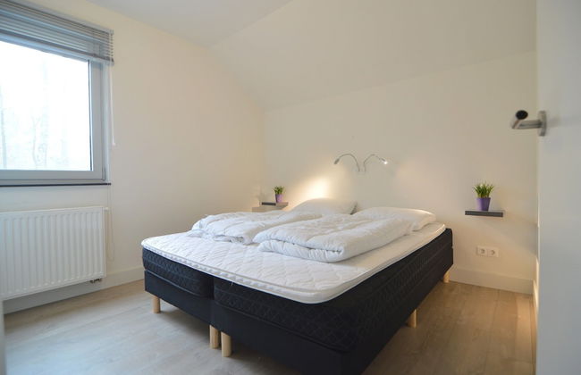 Inviting Holiday Home in Stramproy With Terrace - Photo 1