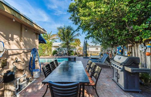 4 bd Near beach spacious solar heated pool waterfront home - Photo 40