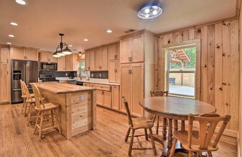 Rustic Sunset Escape on 67 Acres Outdoor Kitchen - Foto 11