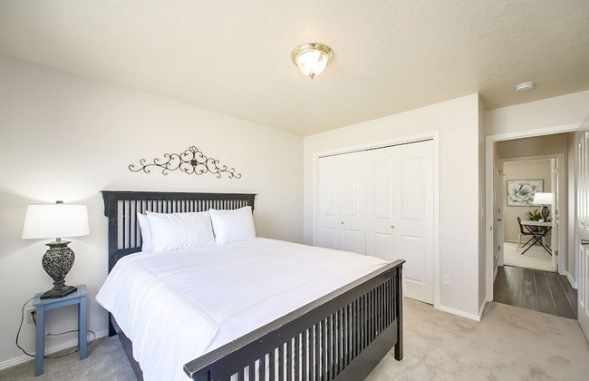 True Blue Family Home - Photo 6