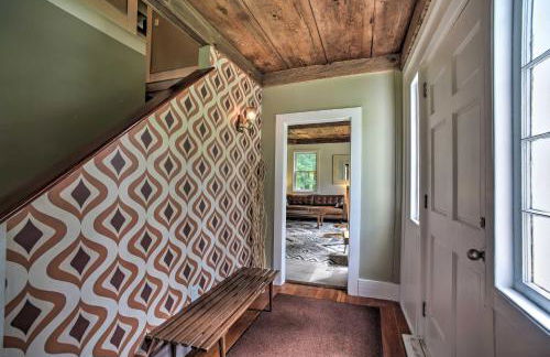 Game Room and Fire Pit Peaceful Catskills Farmhouse - Photo 4