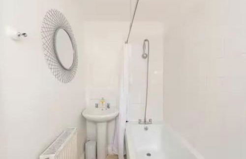 Bright 3-Bedroom in Prime Area - Foto 5