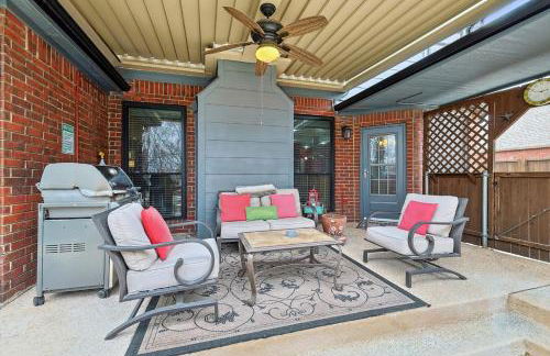 DFW Getaway - 4 Bedrooms Pool Oasis Media Room - Photo 40