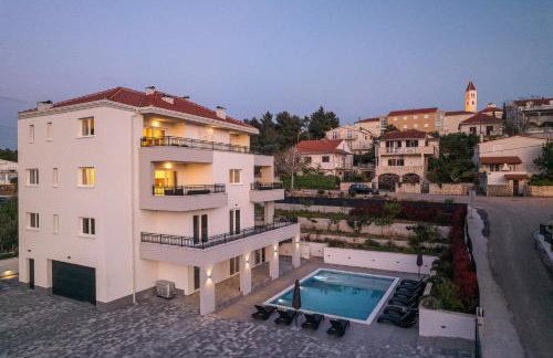 Villa Barbara & Zoran with heated swimming pool - Photo 57